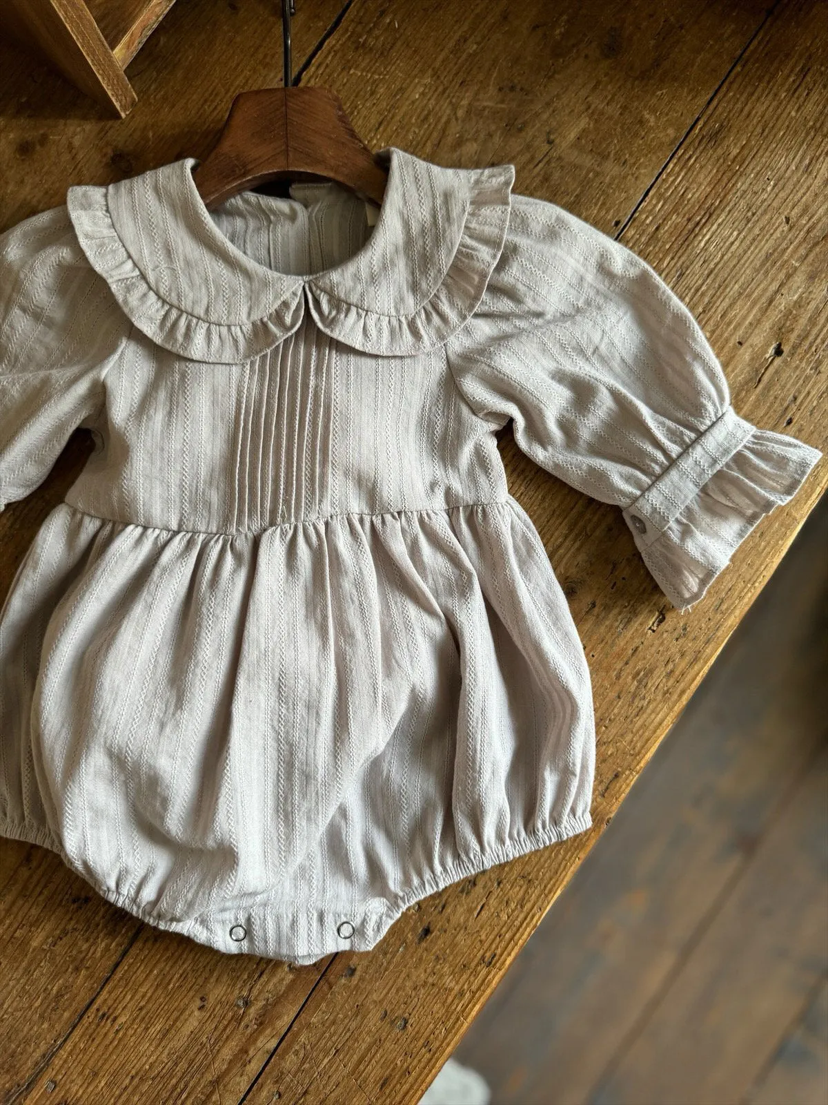 Loen Frill Collar Romper _2 Colours