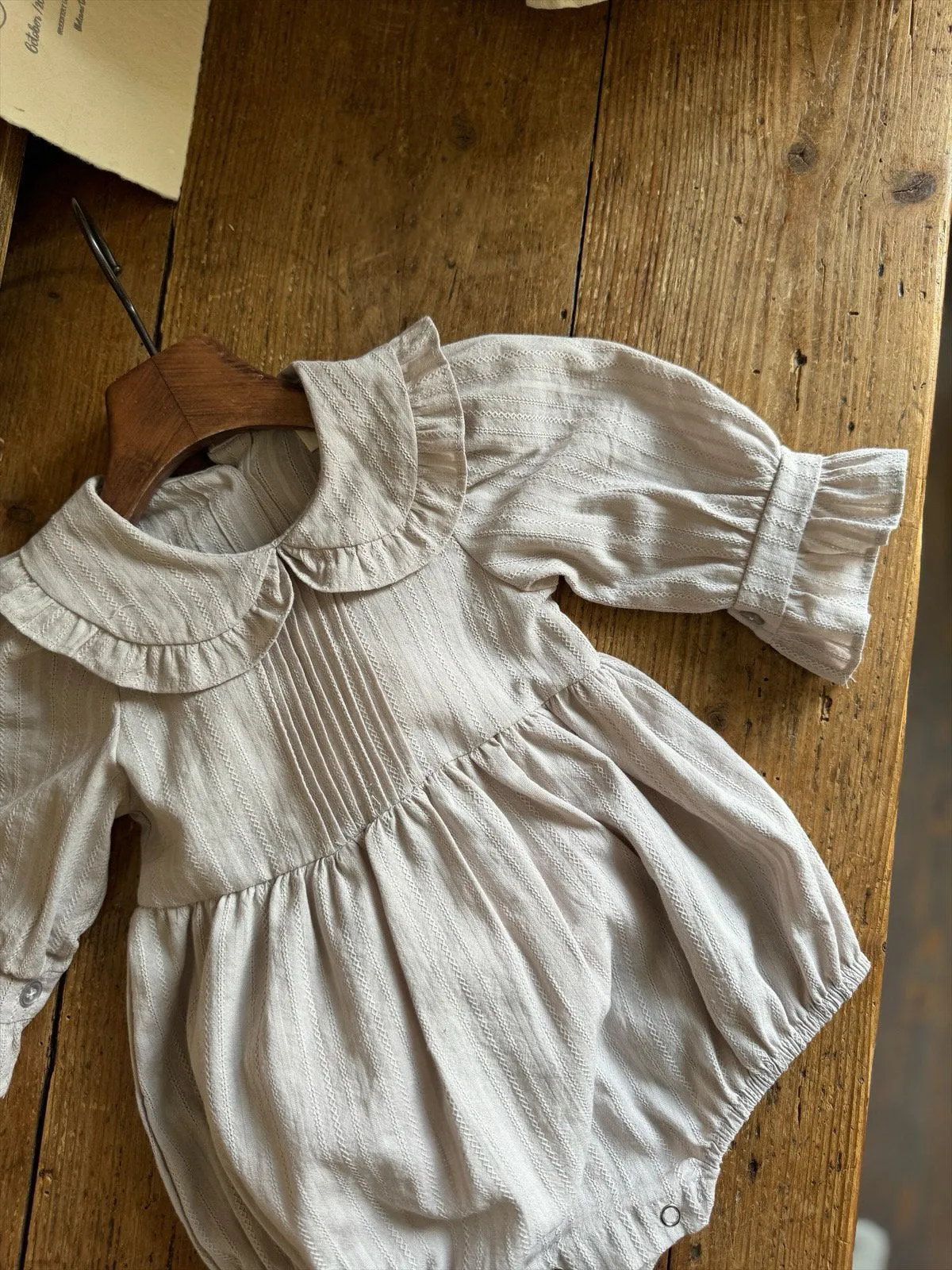 Loen Frill Collar Romper _2 Colours